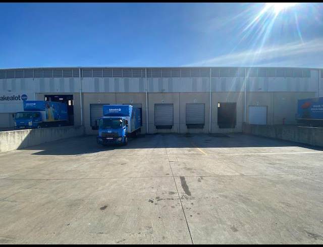 2,358M² WAREHOUSE TO LET IN GLEN ANIL